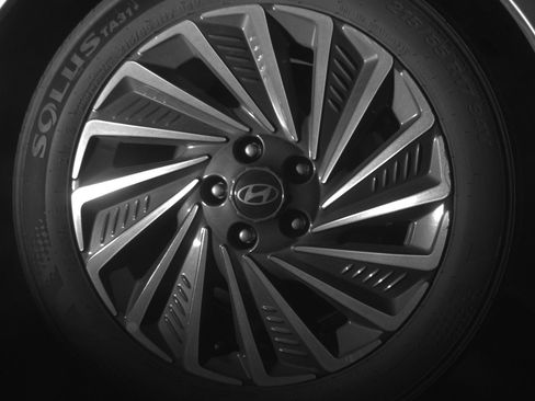 Used 2025 Hyundai Sonata SEL FWD image 13