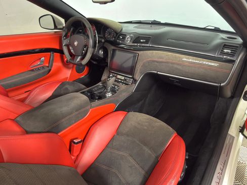 Used 2018 Maserati GranTurismo MC image 22