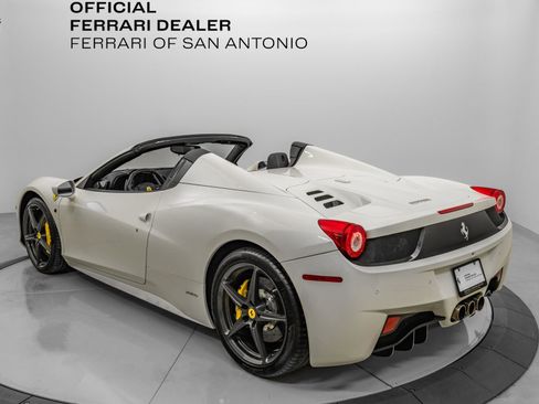 Certified 2014 Ferrari 458 Spider Base image 2