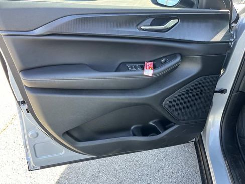 New 2025 Jeep Grand Cherokee Laredo X w/ Luxury Tech Group I image 23