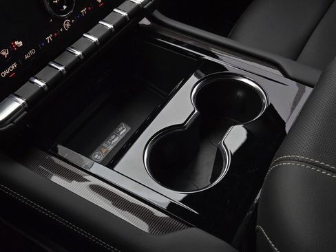 New 2026 GMC Yukon Elevation image 9