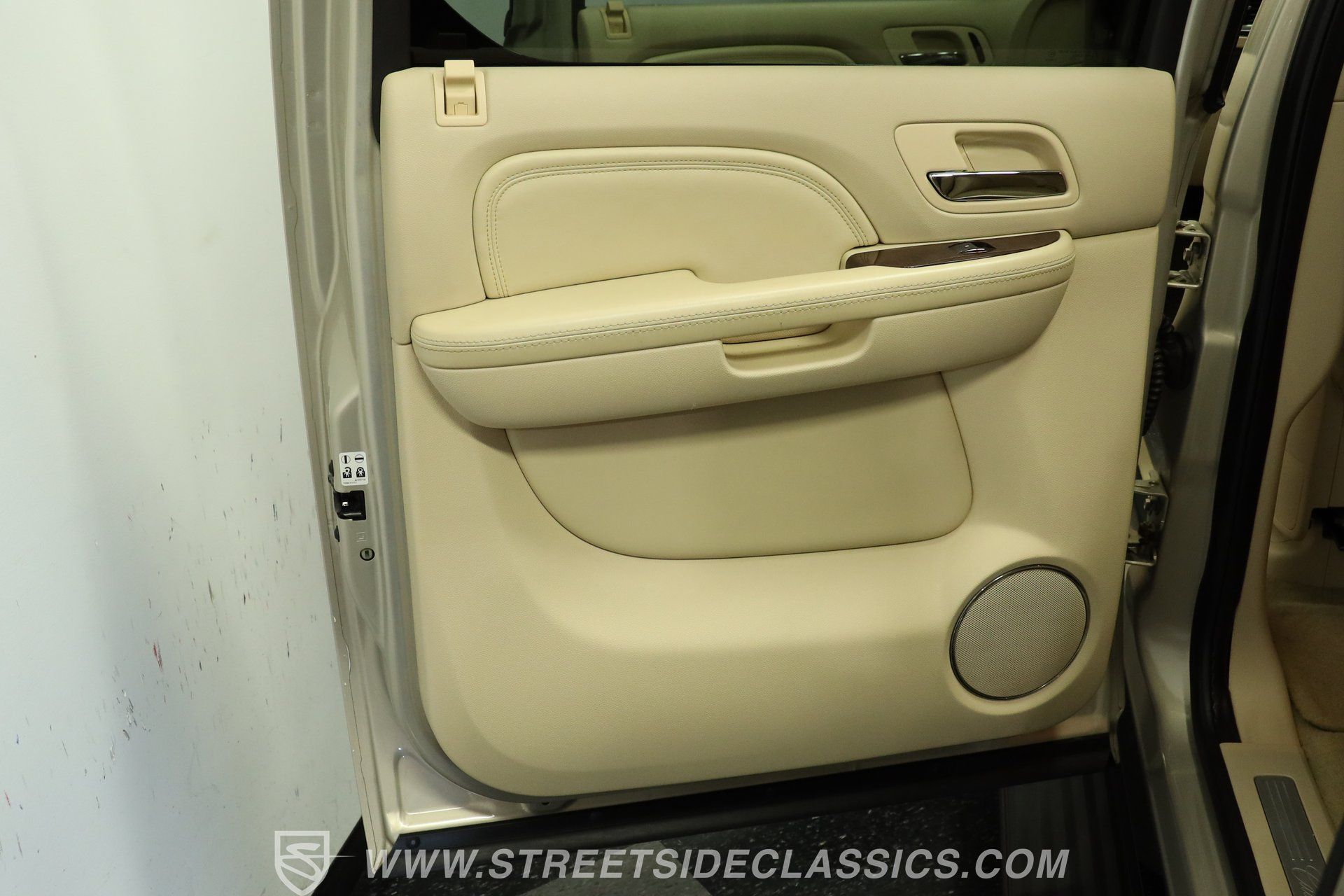 Used 2007 Cadillac Escalade EXT w/ Information Package AWD/4WD image 34