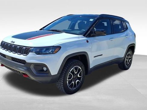 Used 2025 Jeep Compass Trailhawk w/ Trailer Tow Group image 4