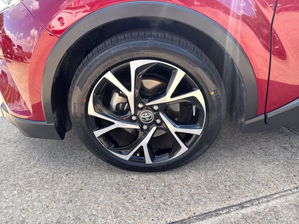 Certified 2019 Toyota C-HR XLE FWD image 21