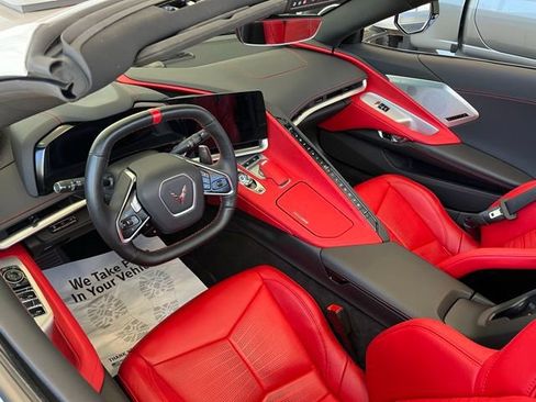 Used 2023 Chevrolet Corvette Stingray Preferred Conv w/ Z51 Performance Package RWD image 3