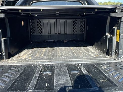 Used 2009 Chevrolet Avalanche LS image 13