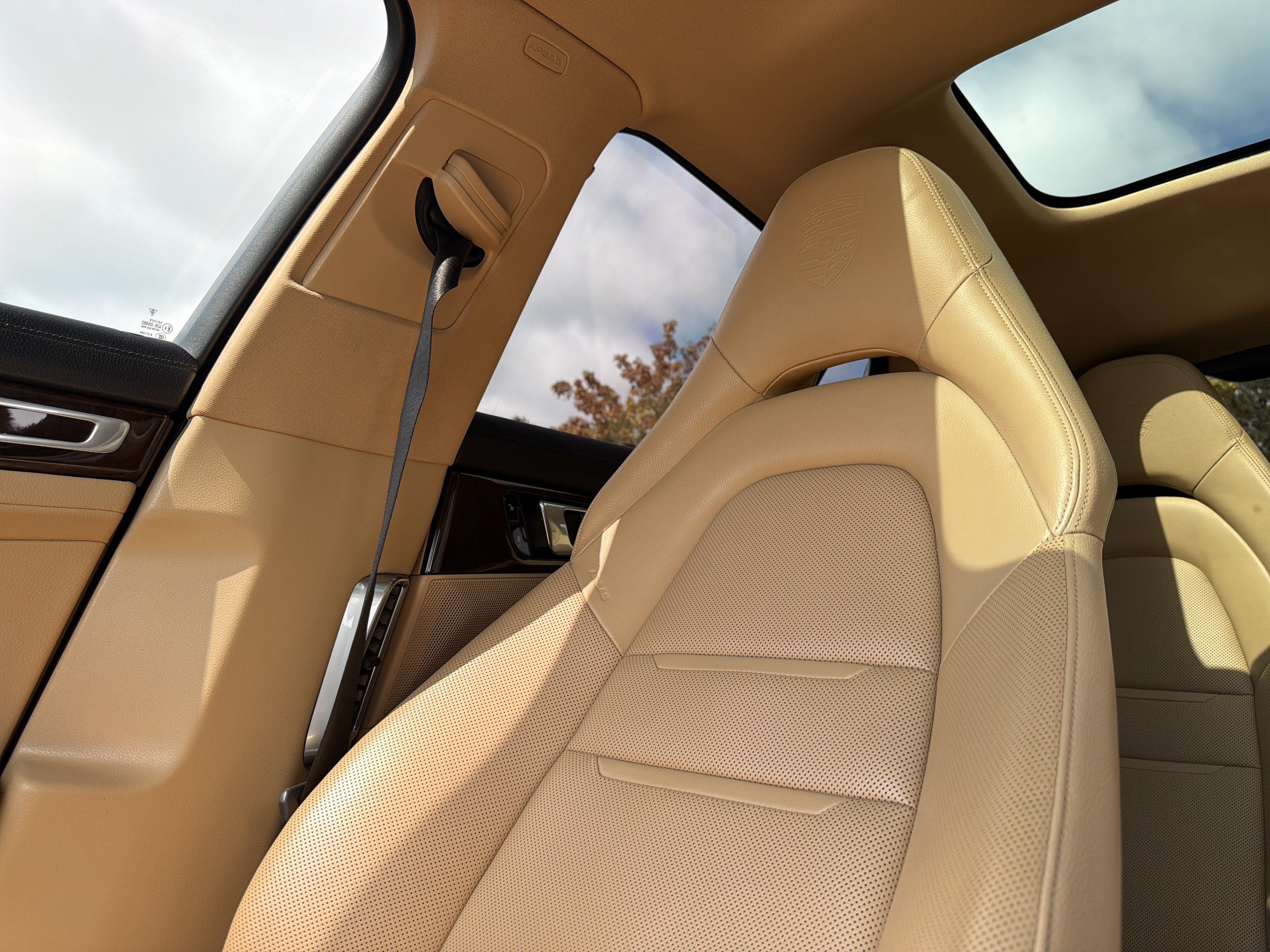 Used 2018 Porsche Panamera RWD image 24