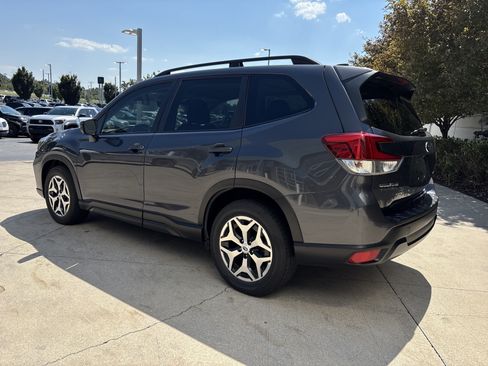Used 2021 Subaru Forester Premium w/ Popular Package #1 AWD/4WD image 7