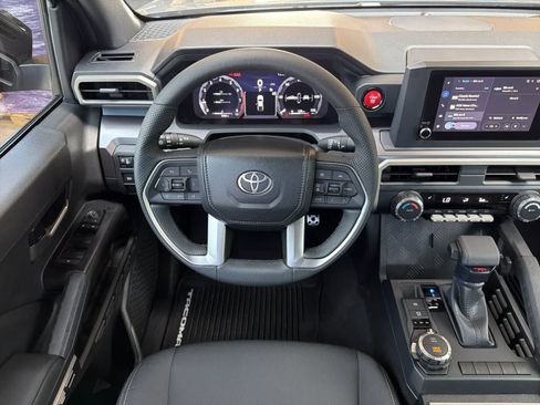 Used 2025 Toyota Tacoma TRD Sport AWD/4WD image 14