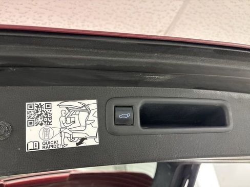 Used 2021 Toyota Highlander Limited image 23