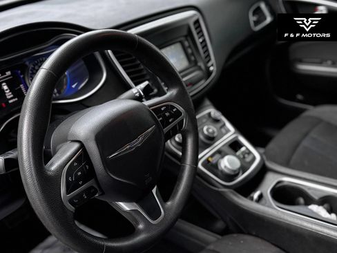 Used 2015 Chrysler 200 Limited FWD image 7