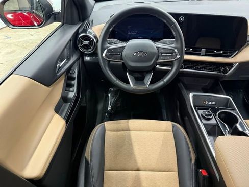 Used 2025 Chevrolet Equinox ACTIV w/ Safety and Technology Package AWD/4WD image 13