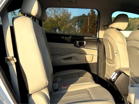 Used 2022 Kia Sorento S image 8