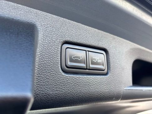 Used 2024 Kia Telluride EX w/ EX Captain's Chair Package image 23