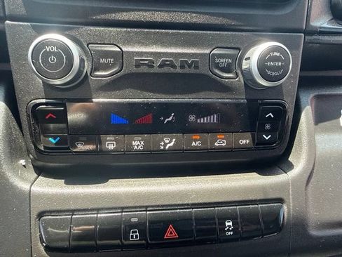 Used 2025 RAM ProMaster 2500 w/ Convenience Group FWD image 11