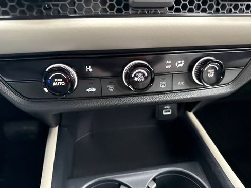 Used 2024 Honda HR-V LX image 31