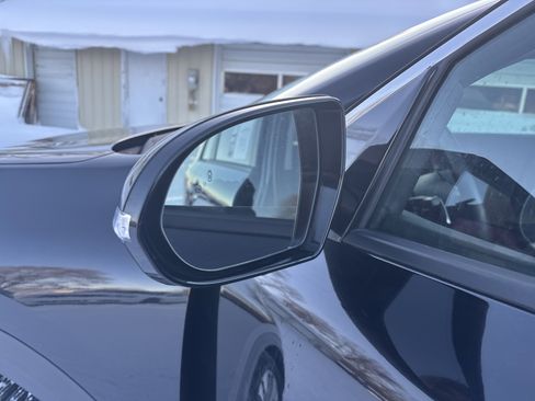 Used 2019 Kia Niro EX image 11