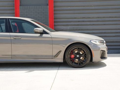 Used 2021 BMW 540i w/ M Sport Package RWD image 3