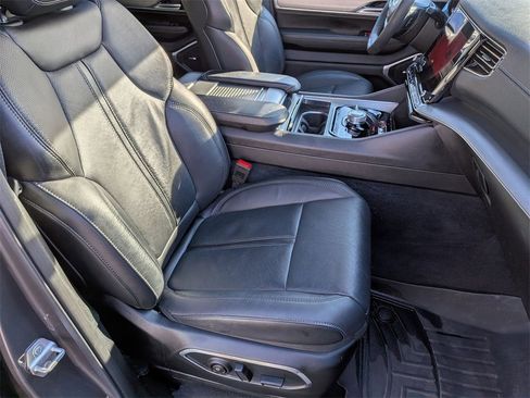 Used 2023 Jeep Wagoneer Series II image 30