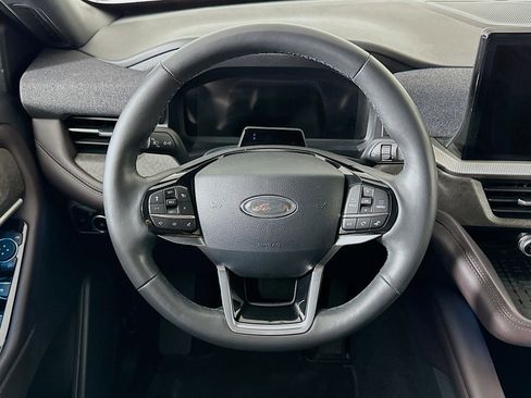 Used 2025 Ford Explorer Platinum w/ LUX Leather Package AWD/4WD image 18