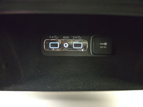 Used 2019 Jeep Grand Cherokee Overland AWD/4WD image 30