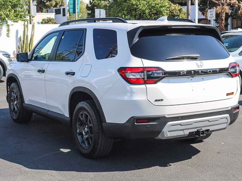 Used 2024 Honda Pilot TrailSport image 7