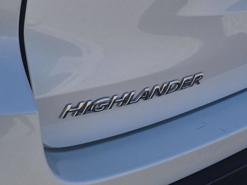 Used 2016 Toyota Highlander XLE AWD/4WD image 13