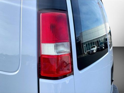 Used 2024 Chevrolet Express 2500 w/ Driver Convenience Package image 28