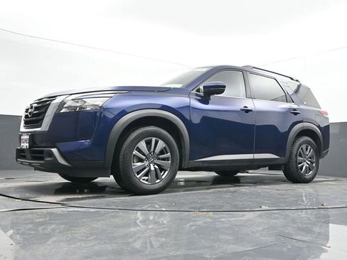 Used 2025 Nissan Pathfinder SV image 45