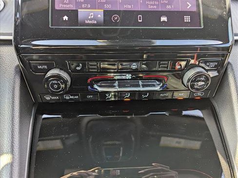 New 2025 Jeep Grand Cherokee Altitude image 20