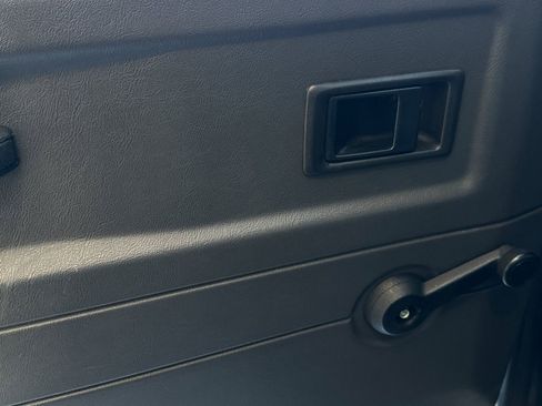 Used 1993 Land Rover Defender 110 image 13