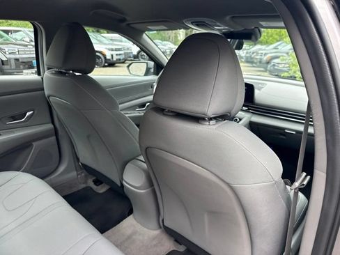Used 2023 Hyundai Elantra SEL w/ Convenience Package FWD image 24