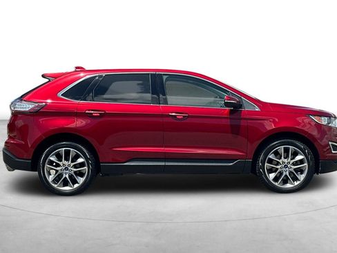 Used 2017 Ford Edge Titanium w/ Equipment Group 302A AWD/4WD image 7