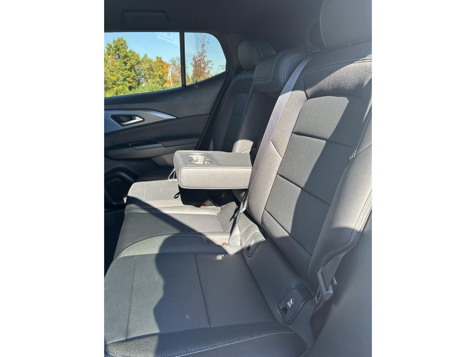 Used 2025 Chevrolet Equinox EV LT w/ Convenience Package FWD image 35