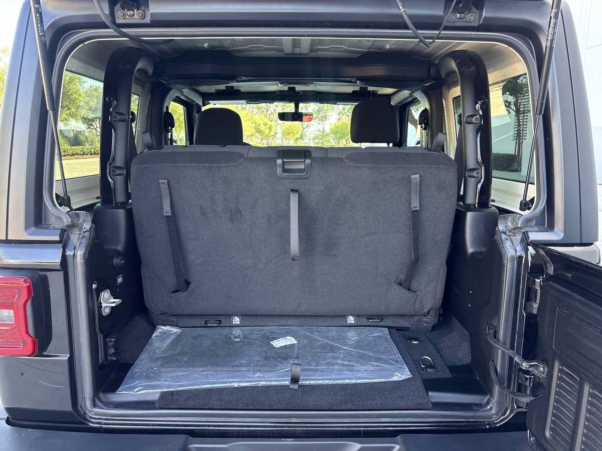 Used 2021 Jeep Wrangler Sport AWD/4WD image 10