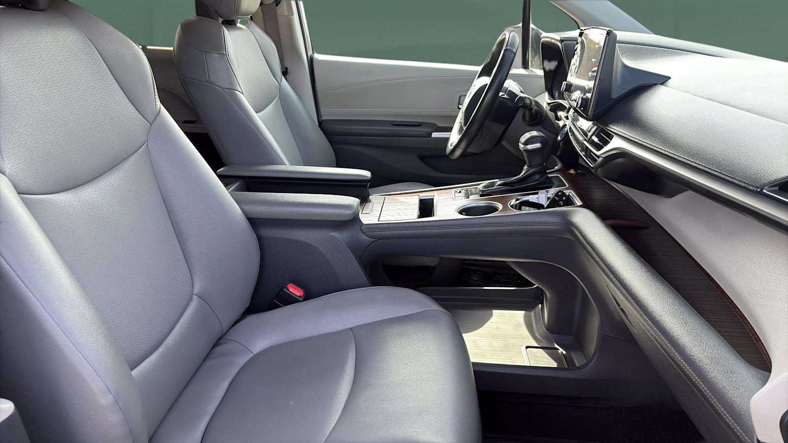 Used 2021 Toyota Sienna XLE AWD/4WD image 11