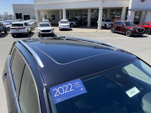 Certified 2022 Volkswagen Tiguan SE w/ Panoramic Sunroof Package FWD image 10