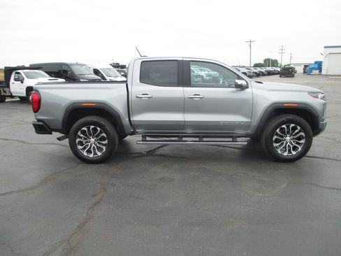 Used 2024 GMC Canyon Denali AWD/4WD image 5