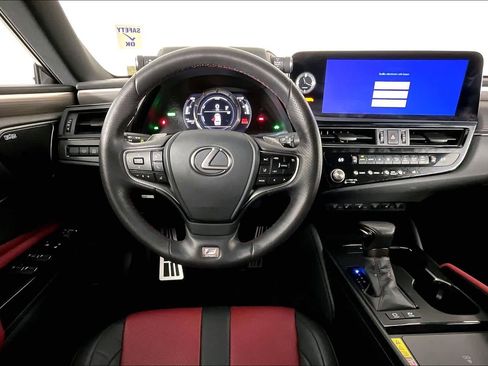 Used 2024 Lexus ES 300h F Sport image 5
