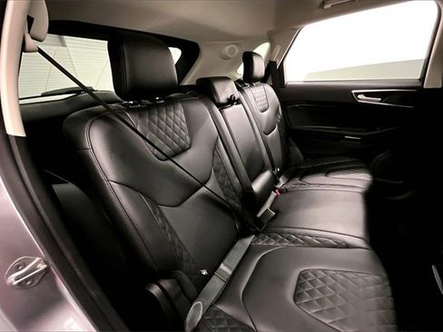 Used 2024 Ford Edge Titanium image 22