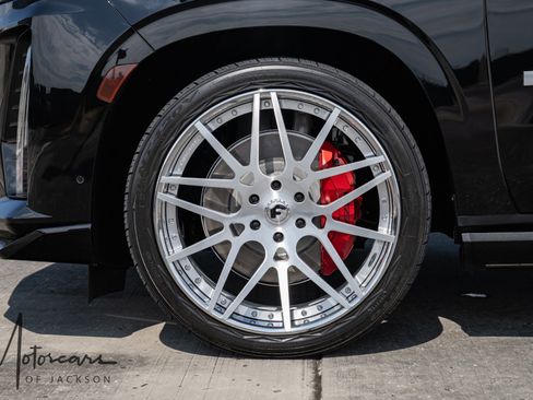 Used 2023 Cadillac Escalade V image 16