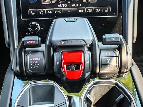 Used 2024 Lamborghini Urus S AWD/4WD image 16