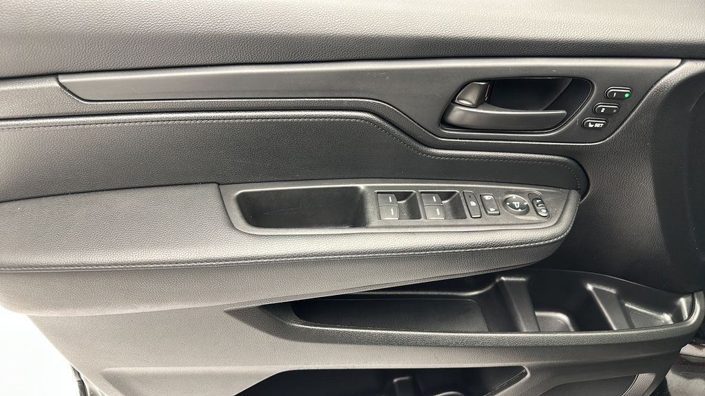 Used 2025 Honda Odyssey Sport-L image 12