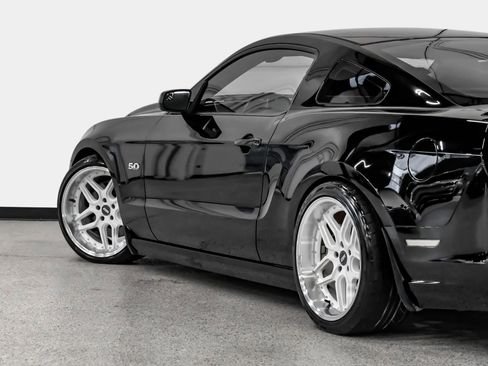 Used 2013 Ford Mustang GT Premium w/ Electronics Pkg RWD image 14