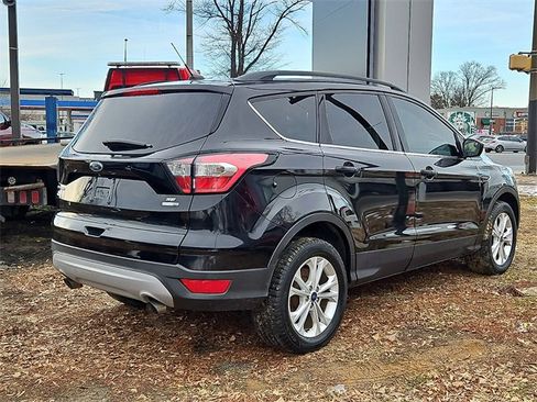 Used 2018 Ford Escape SE image 6