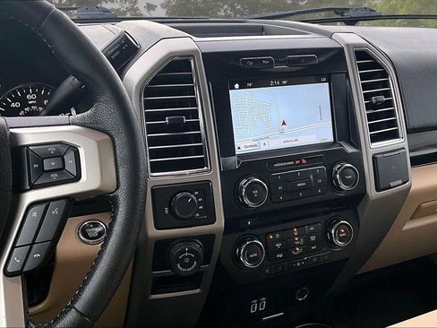 Used 2016 Ford F150 Lariat w/ Trailer Tow Package image 10