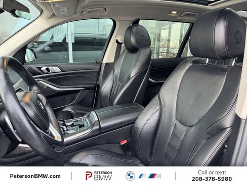 Used 2022 BMW X7 xDrive40i w/ Premium Package image 17