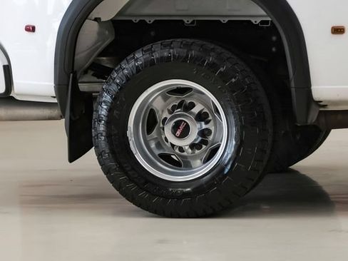 Used 2022 GMC Sierra 3500 Denali w/ Denali Ultimate Package AWD/4WD image 43