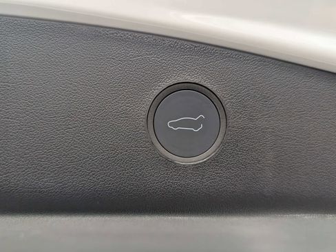 Used 2022 Tesla Model 3 Performance image 12