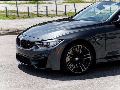 Used 2016 BMW M4 Convertible image 5